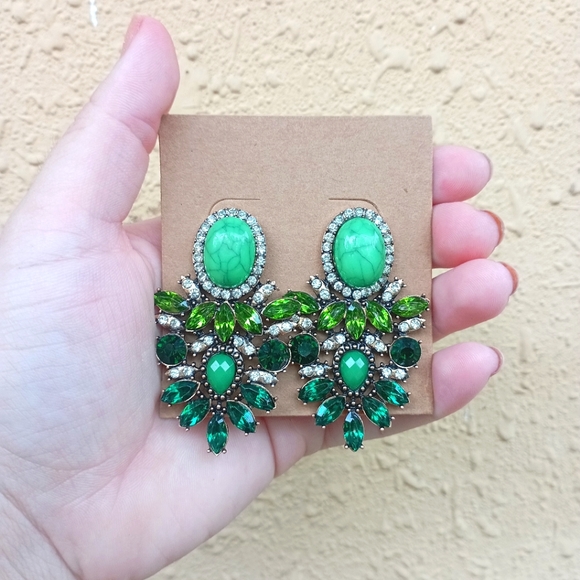 ✨NEW CRYSTAL EARRINGS COLLECTION✨ Matte Blue and Green Earrings - Picture 2 of 9